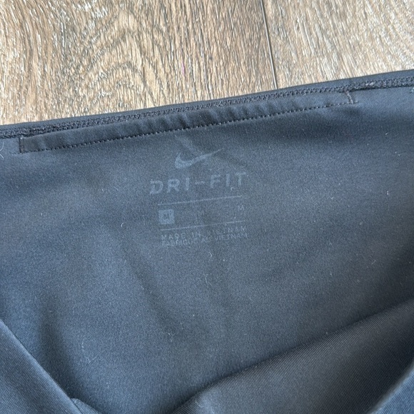 Nike Dri Fit athletic leggings. Women’s size medium. Black. Great condition! - Picture 3 of 9